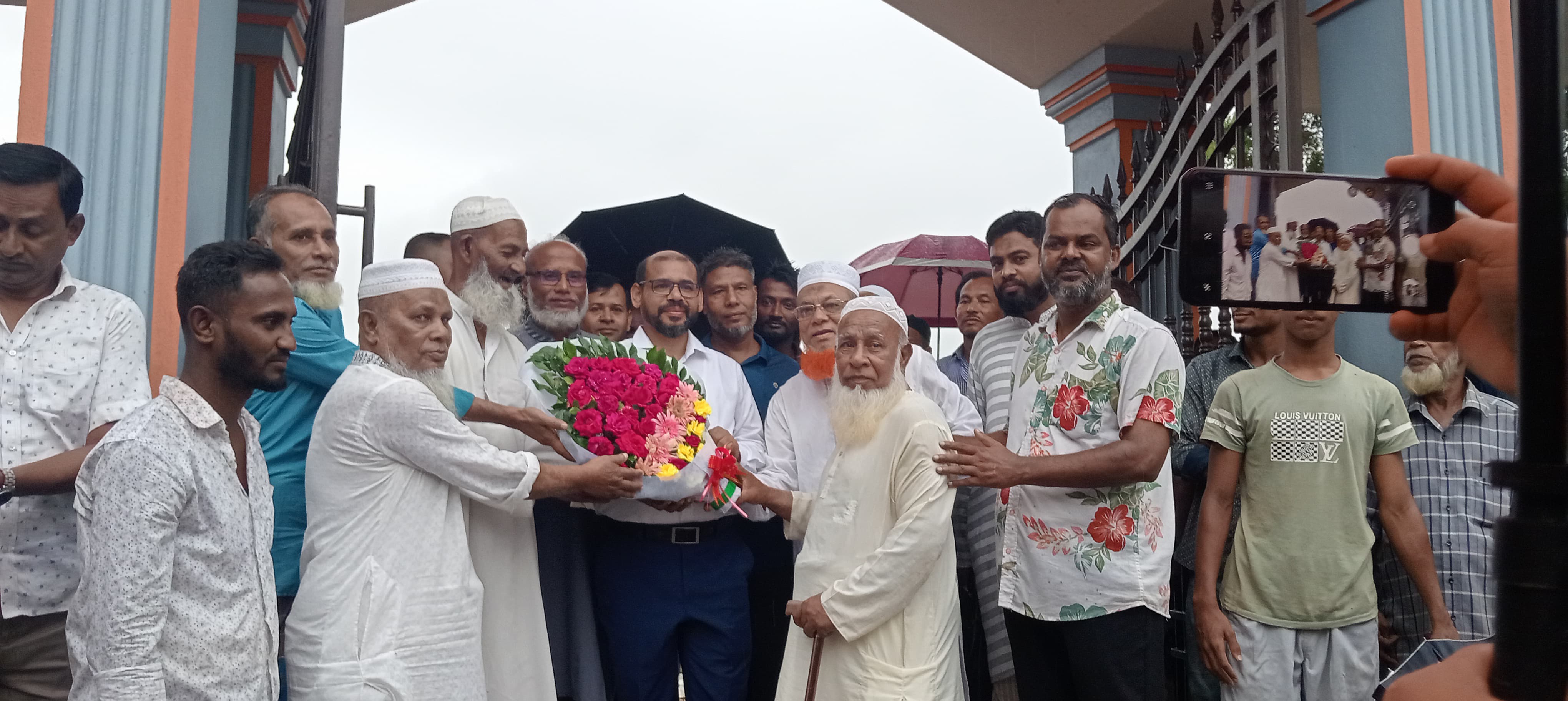 সুনামগঞ্জে অবৈধ স্থাপনা উচ্ছেদ ও গ্রামবাসীর উন্নয়নে জেলা প্রশাসকের আশ্বাস