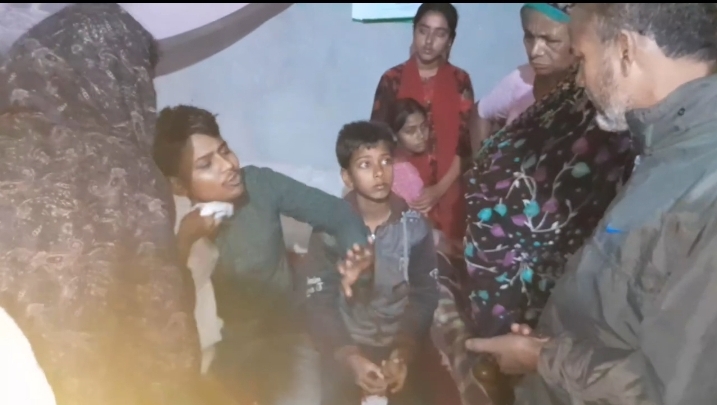 তেঁতুলিয়ায় টিউবওয়েলের পানিতে চেতনানাশক দিয়ে লাখ টাকা লুট