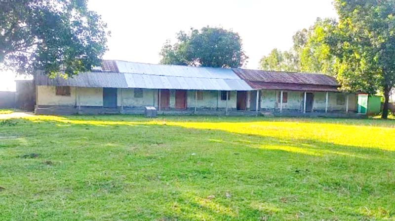 হরিপুরে বালিকা বিদ্যালয়ের ১৭ জনই প্রধান শিক্ষকের আত্মীয়!