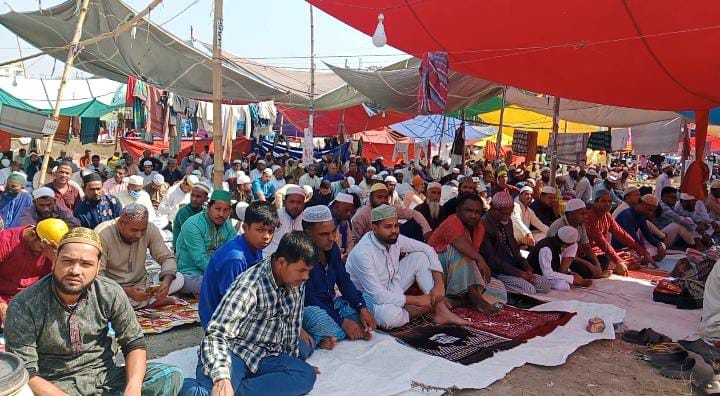 টঙ্গীর তুরাগ তীরে ইজতেমায় লাখো মুসল্লির জুমার নামাজ আদায়