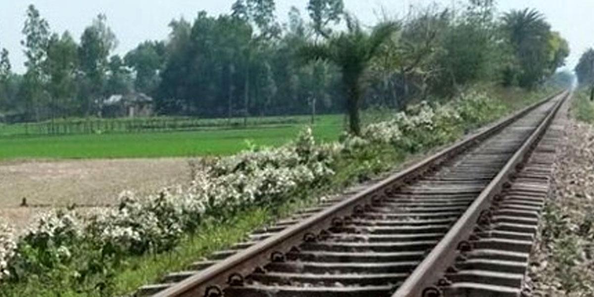 টঙ্গীতে ট্রেনের ধাক্কায় তরুণীর মৃত্যু