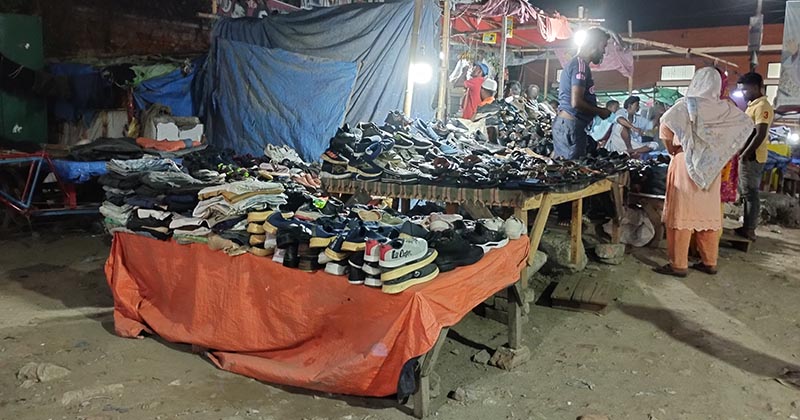 ঈদকে সামনে রেখে জমজমাট টঙ্গীর ‘চোরাই’ মার্কেট