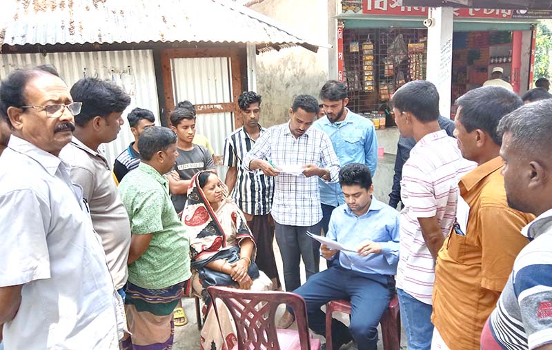 ইউএনও’র হস্তক্ষেপে বিরোধপূর্ণ জমির ধান চেয়ারম্যানের জিম্মায়