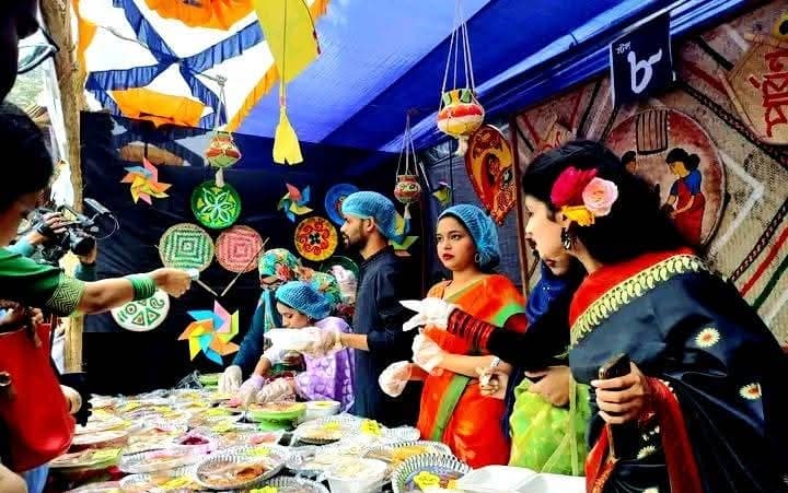 কিশোরগঞ্জের ঐতিহ্যবাহী গুরুদয়াল কলেজে পিঠা উৎসব