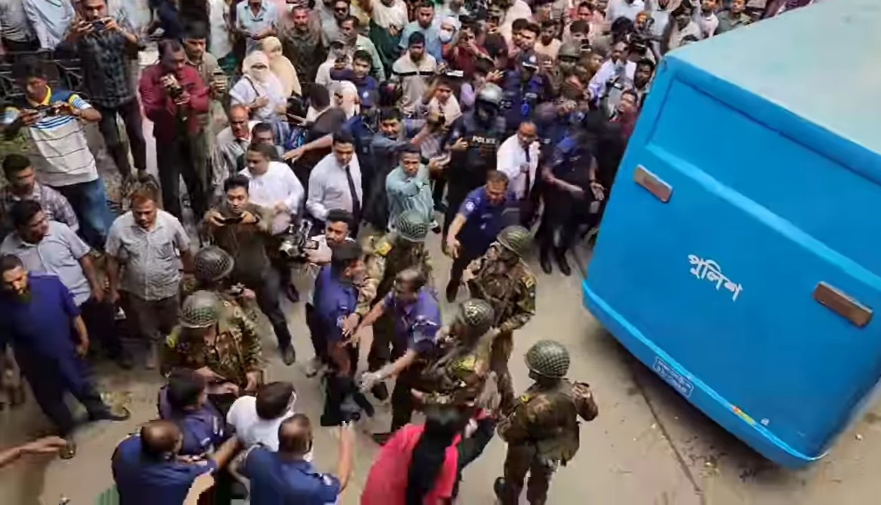 পুলিশ লাইন্সে শিক্ষার্থীদের ওপর হামলার মামলায় কুমিল্লার ৬ আইনজীবী কারাগারে