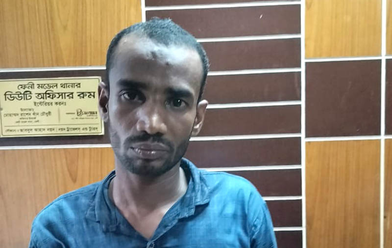 ফেনীতে ডিবি পুলিশের অভিযানে ১২ মামলার পলাতক ডাকাত মহিউদ্দিন গ্রেপ্তার