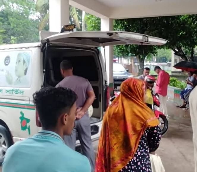 গাজীপুরে গভীর রাতে রাস্তায় গাছ ফেলে ডাকাতির ঘটনায় দুজনের মৃত্যু, আটক ৪