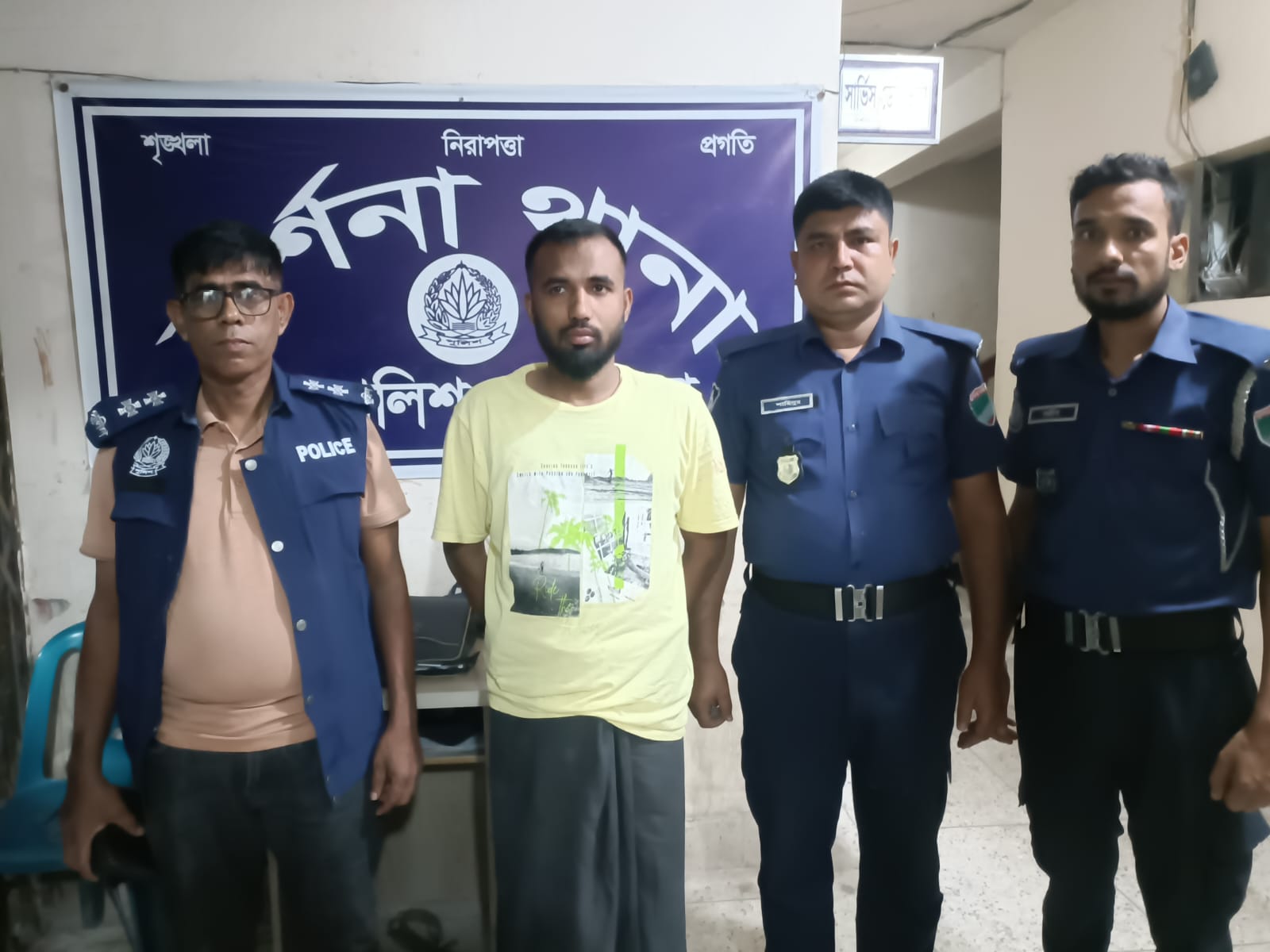 দর্শনায় মাদক মামলার পলাতক আসামি রানা গ্রেপ্তার