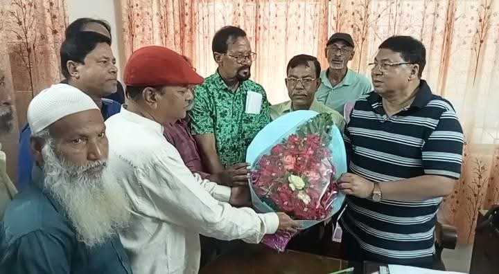 গাইবান্ধা জেলা পরিষদের প্রশাসকের সাথে প্রেসক্লাবের সদস্যদের মতবিনিময় সভা
