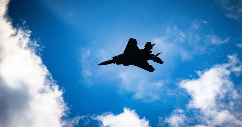 ইসরায়েলি যুদ্ধবিমান লক্ষ্য করে ইরানের ক্ষেপণাস্ত্র হামলা, উত্তেজনা নতুন উচ্চতায়