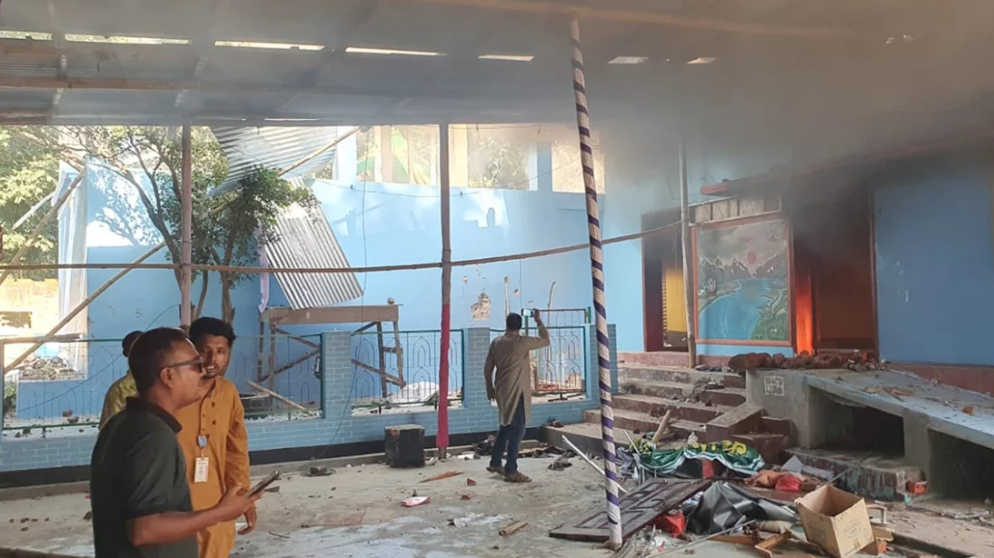 কবর থেকে মরদেহ তুলে পুড়িয়ে ফেলা মামলায় ইমামসহ গ্রেপ্তার ১৮