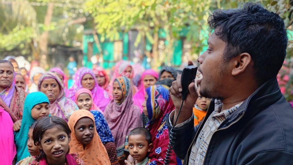 অর্থের চাইতে দেশপ্রেম আমার কাছে বড়: হাসনাত আব্দুল্লাহ