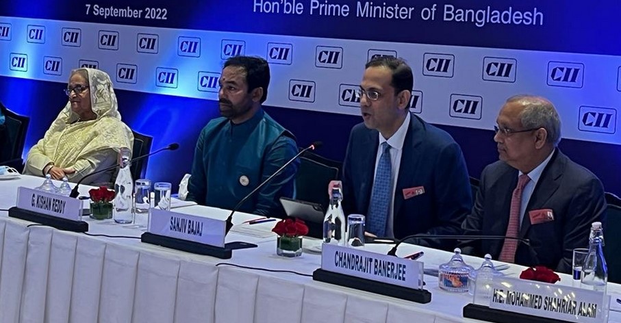 বাংলাদেশে ভারতের বড় বিনিয়োগের আহ্বান প্রধানমন্ত্রীর