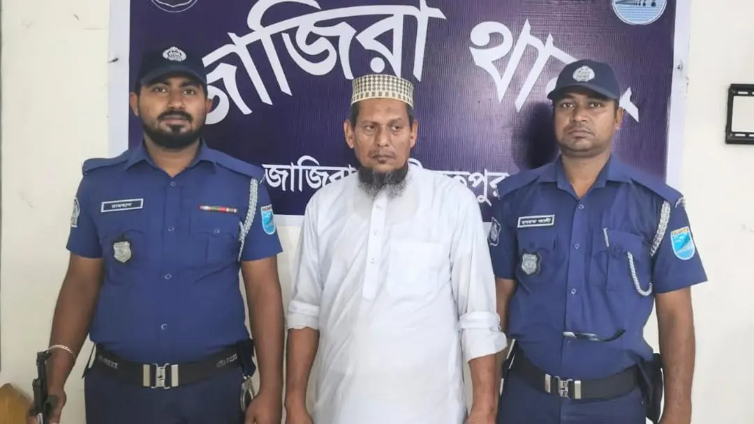 মসজিদে নিয়ে শিশুকে ধর্ষণচেষ্টা, ইমাম গ্রেপ্তার
