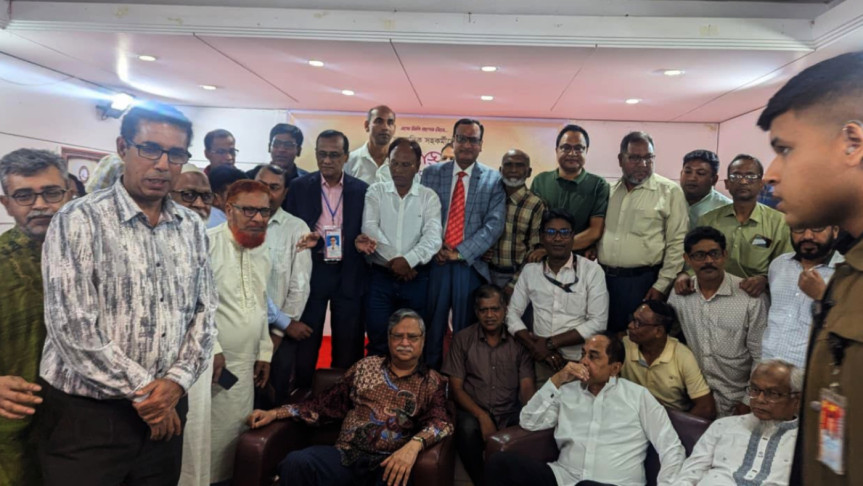 পাবনা প্রেসক্লাবে রাষ্ট্রপতির প্রাণবন্ত আড্ডা, স্মৃতিতে ফিরল মুক্তিযুদ্ধ ও শৈশব
