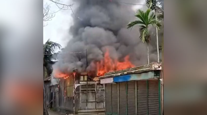 কুমিল্লায় মাইকে ঘোষণা দিয়ে চার মাজারে হামলা ও অগ্নিসংযোগ