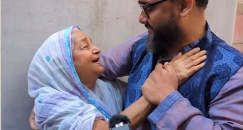 তুলির বাড়িতে ব্যারিস্টার আরমান, মাকে জড়িয়ে অশ্রু ঝরালেন