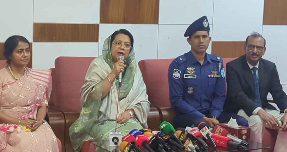 বিমানবন্দরে প্রবাসীদের নিরাপত্তা ও স্বাচ্ছন্দ্যে সর্বোচ্চ অগ্রাধিকার: বিমান মন্ত্রী