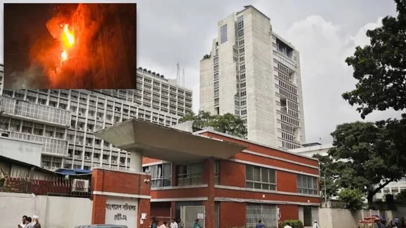 আট তলায় আবারও আগুন, নেভানোর চেষ্টা