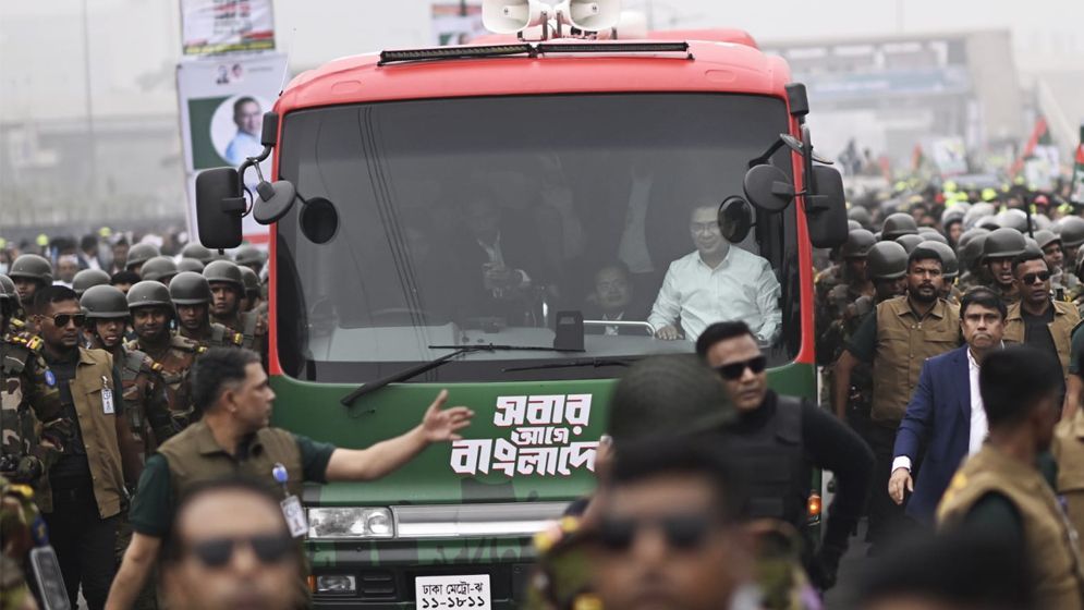 এভারকেয়ারের পথে তারেক রহমান: মা খালেদা জিয়াকে দেখতে সরাসরি হাসপাতালে