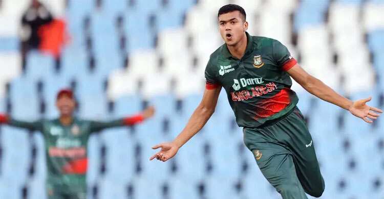 টানা দুই ওভারে দুই লঙ্কান ওপেনারকে ফেরালেন তাসকিন