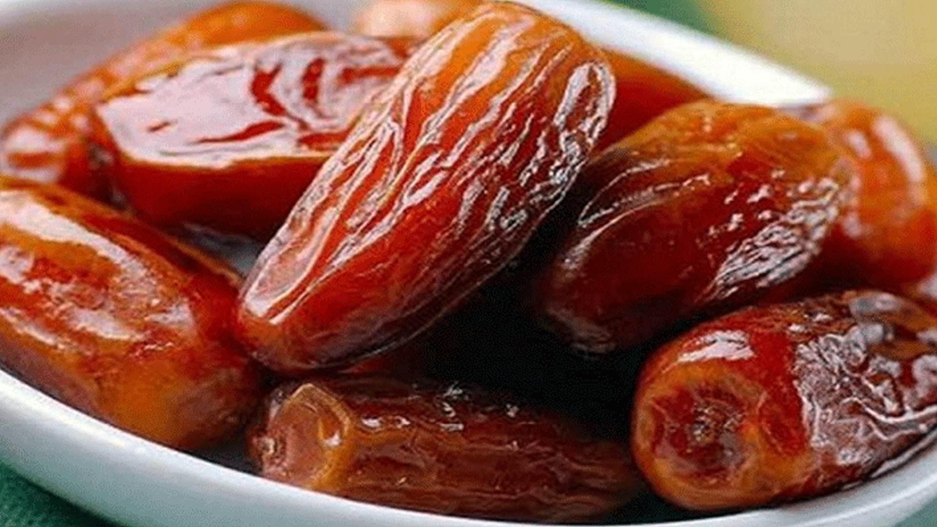 খেজুর খাওয়ার সঠিক সময় ও স্বাস্থ্য উপকারিতা