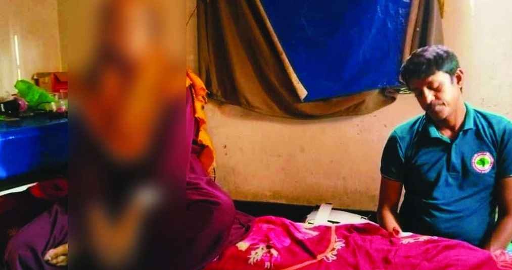 নারীসহ উপসহকারী কমিউনিটি মেডিকেল অফিসার অনৈতিক কাজের সময় ধরা পড়লেন