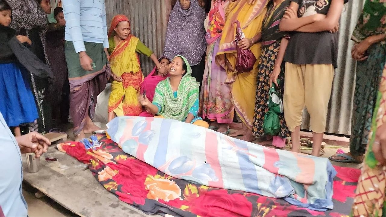 রাজবাড়ীতে বজ্রপাতে অন্তঃসত্ত্বা গৃহবধূর মৃত্যু